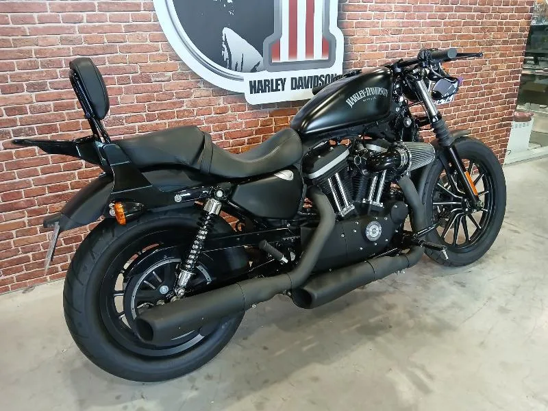 SPORTSTER IRON 883