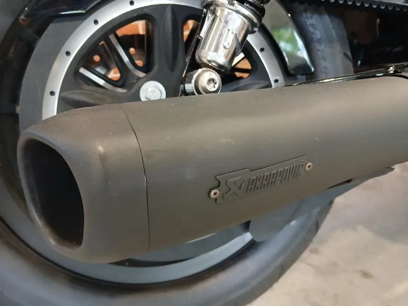 SPORTSTER IRON 883