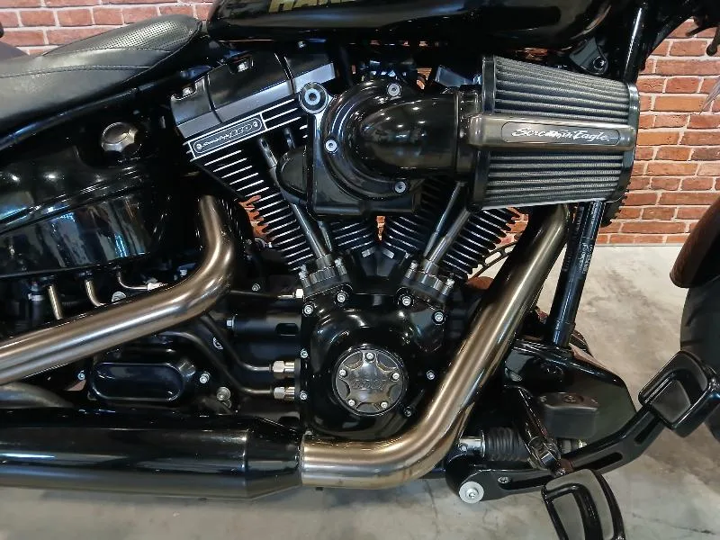 SOFTAIL BREAKOUT 1800 PRO STREET CVO