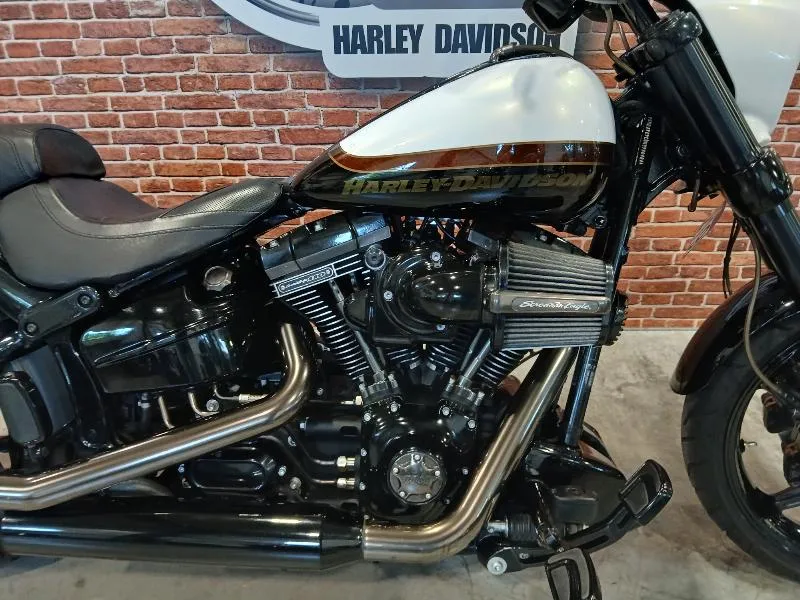 SOFTAIL BREAKOUT 1800 PRO STREET CVO