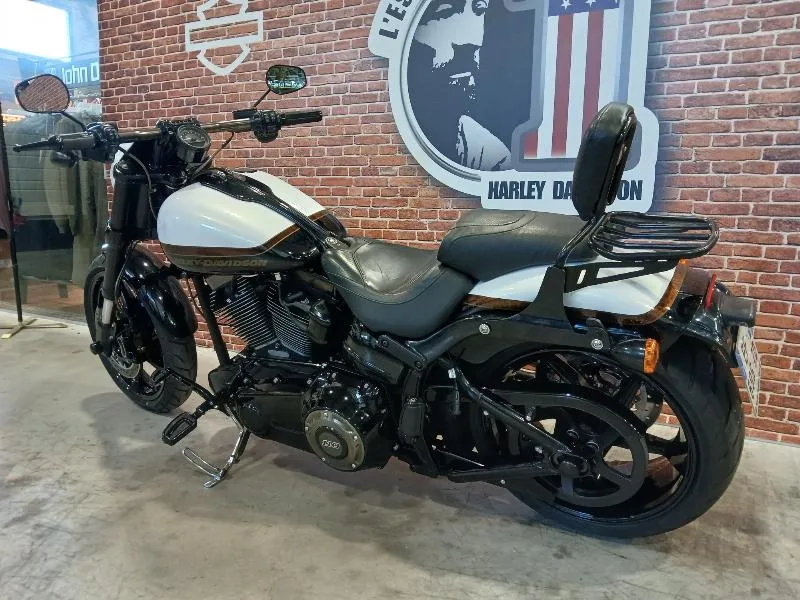 SOFTAIL BREAKOUT 1800 PRO STREET CVO