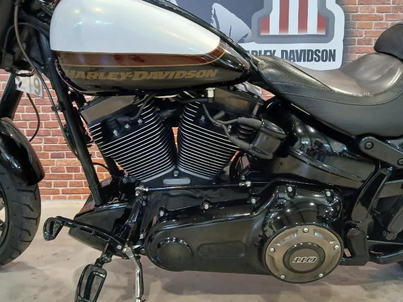 SOFTAIL BREAKOUT 1800 PRO STREET CVO