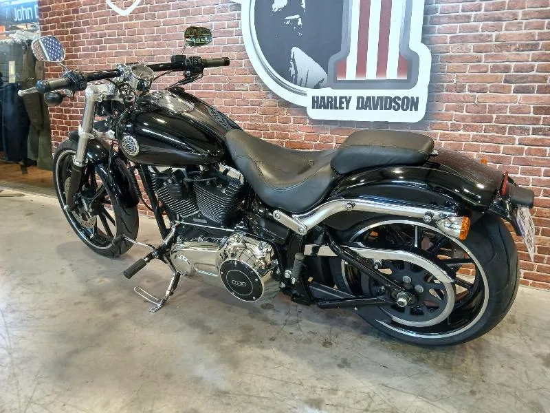 SOFTAIL BREAKOUT 1690