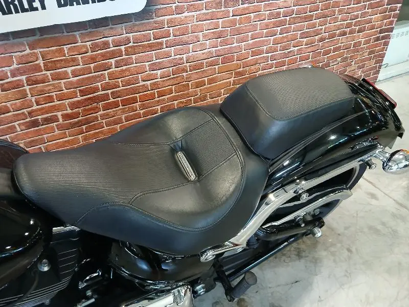 SOFTAIL BREAKOUT 1690