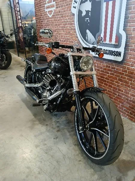 SOFTAIL BREAKOUT 1690