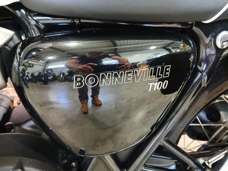BONNEVILLE T100 900