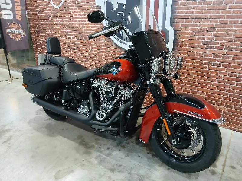 SOFTAIL HERITAGE 1923 CLASSIC