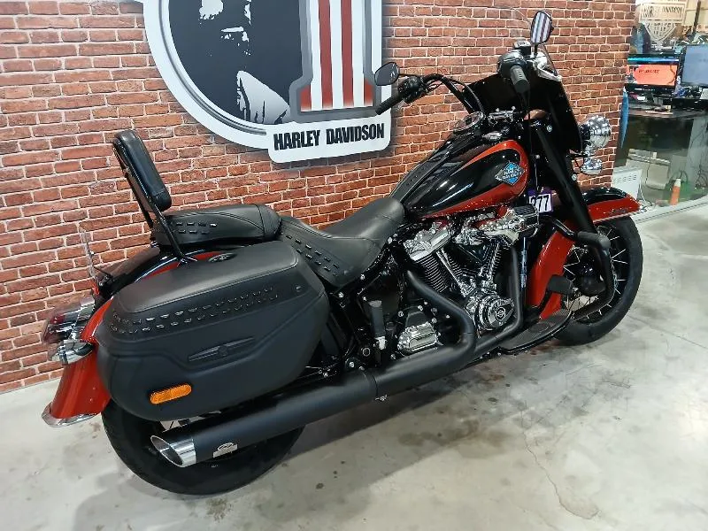 SOFTAIL HERITAGE 1923 CLASSIC