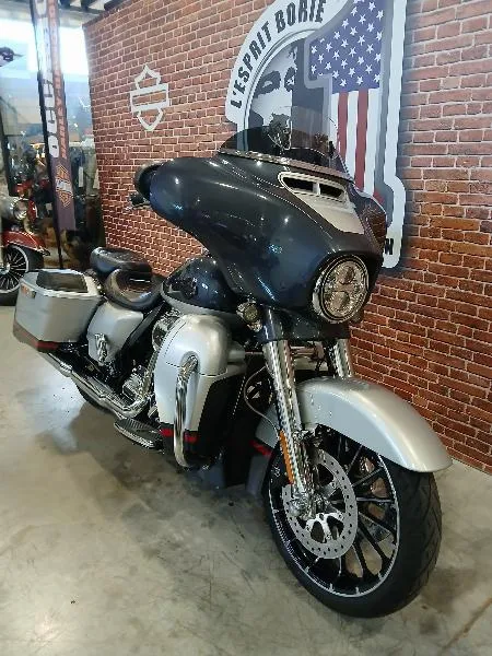 TOURING STREET GLIDE 1977 CVO 