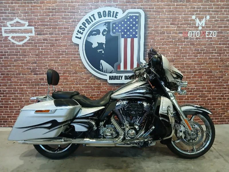 TOURING STREET GLIDE 1800 CVO
