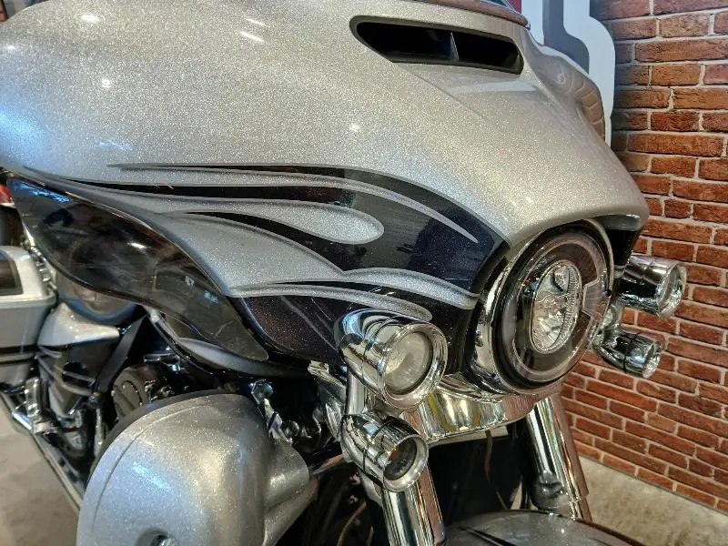 TOURING STREET GLIDE 1800 CVO
