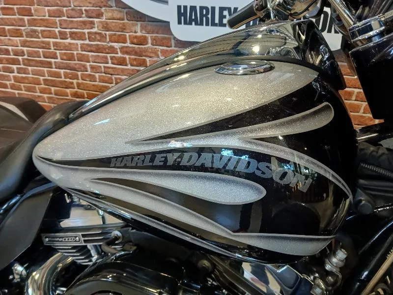 TOURING STREET GLIDE 1800 CVO