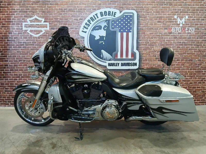TOURING STREET GLIDE 1800 CVO