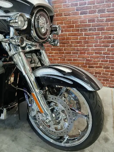 TOURING STREET GLIDE 1800 CVO