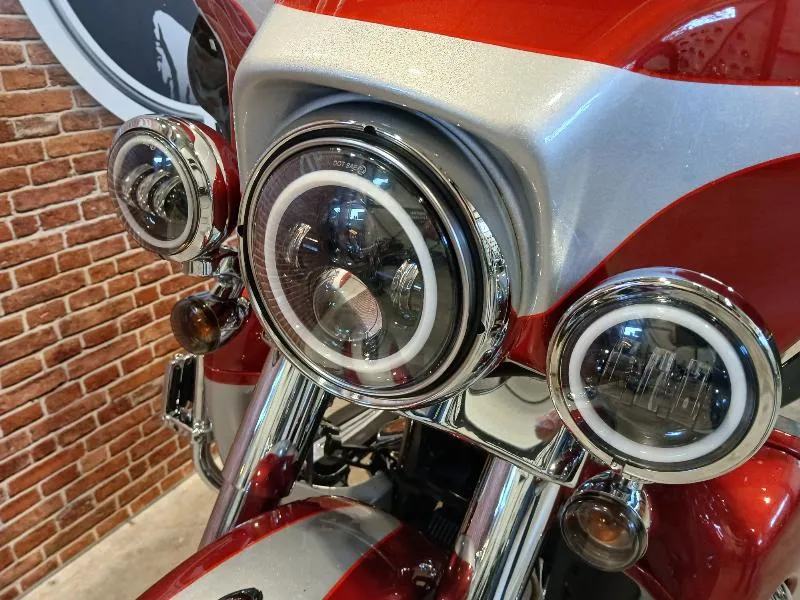TOURING ELECTRA GLIDE 1800 ULTRA CVO