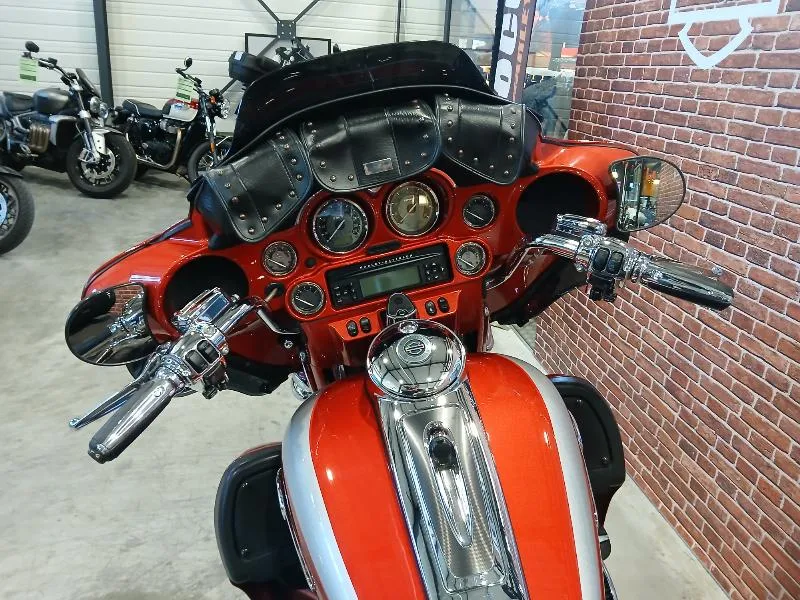 TOURING ELECTRA GLIDE 1800 ULTRA CVO
