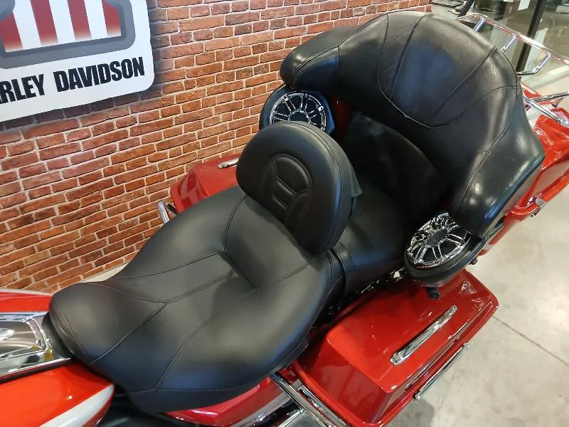 TOURING ELECTRA GLIDE 1800 ULTRA CVO