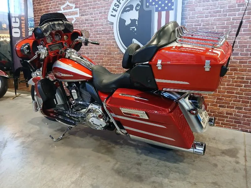 TOURING ELECTRA GLIDE 1800 ULTRA CVO