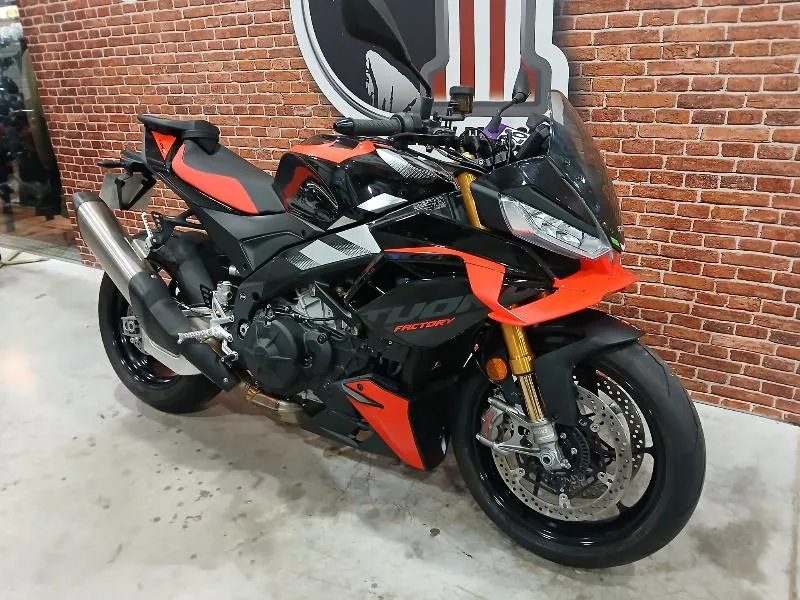 TUONO 1100 V4 FACTORY