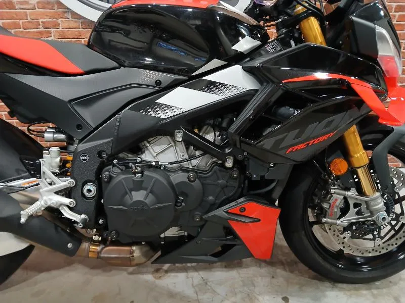 TUONO 1100 V4 FACTORY