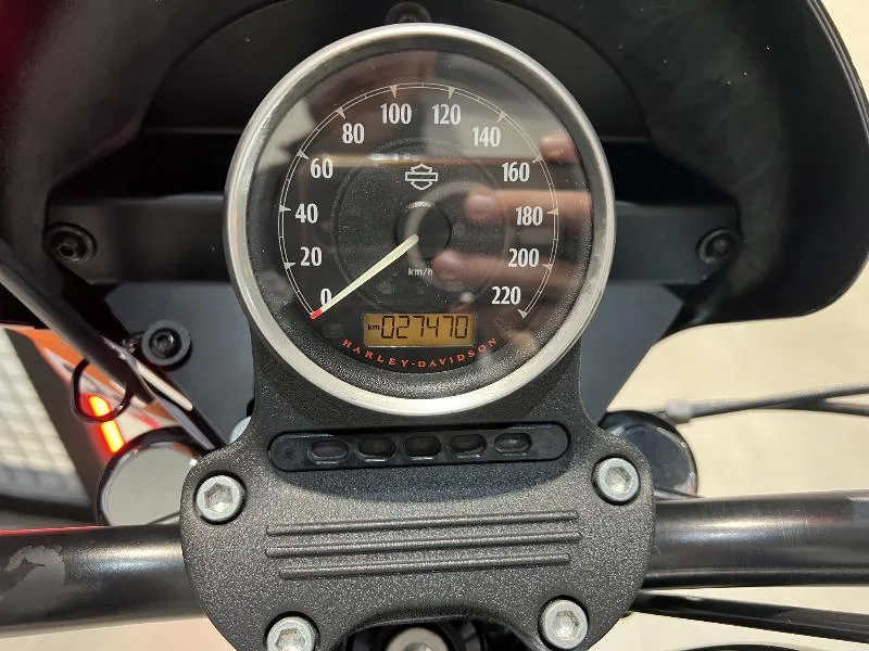 SPORTSTER IRON 1200
