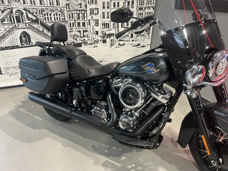SOFTAIL HERITAGE 1923 CLASSIC