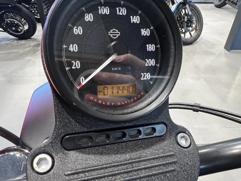 SPORTSTER 883 N