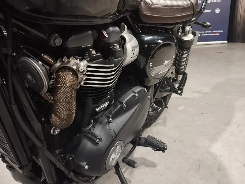 STREET SCRAMBLER  900