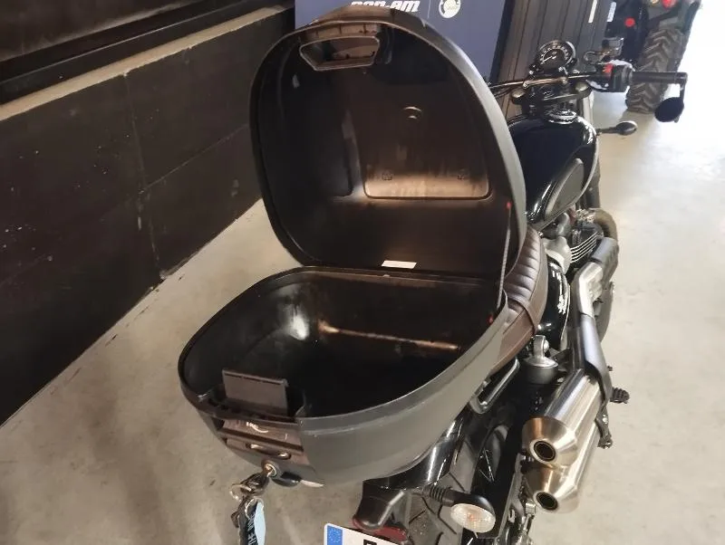 STREET SCRAMBLER  900