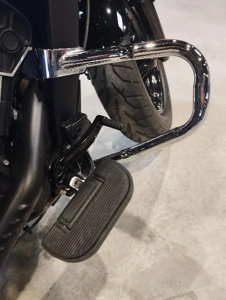 SCOUT BOBBER SIXTY