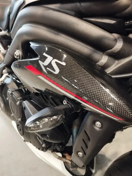 SPEED TRIPLE 1050 RS