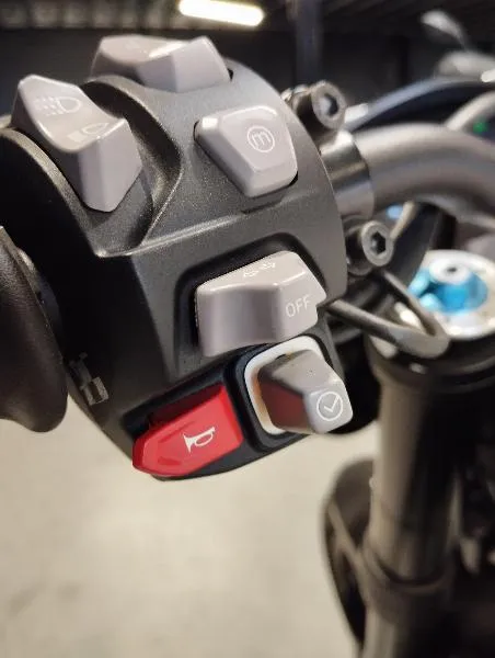 SPEED TRIPLE 1050 RS
