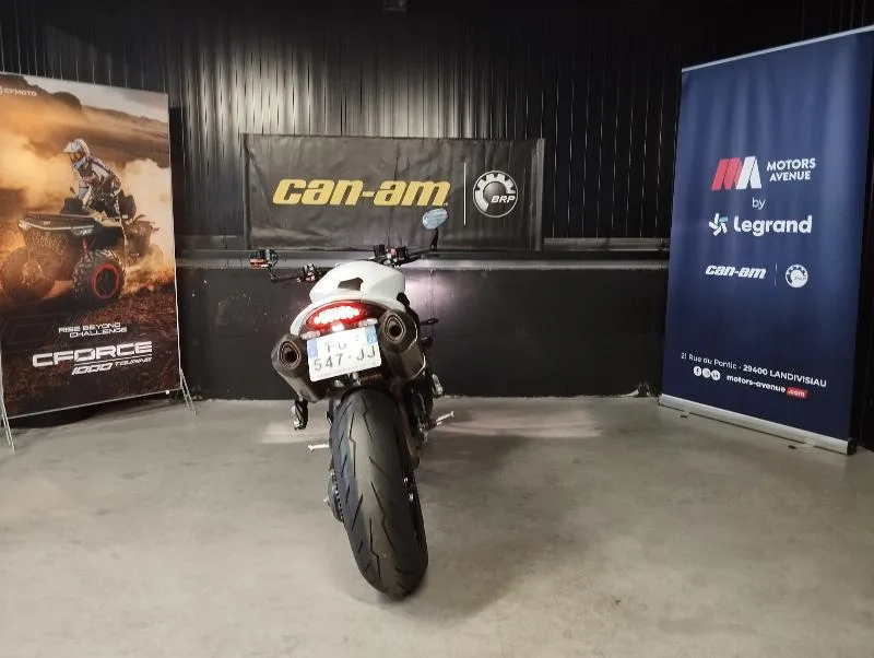 SPEED TRIPLE 1050 RS