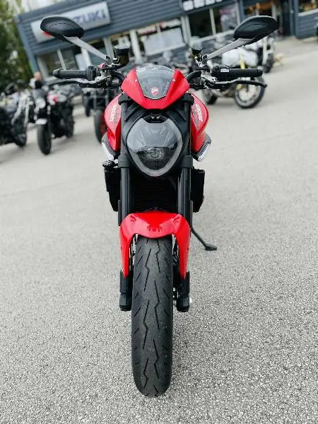 900 MONSTER