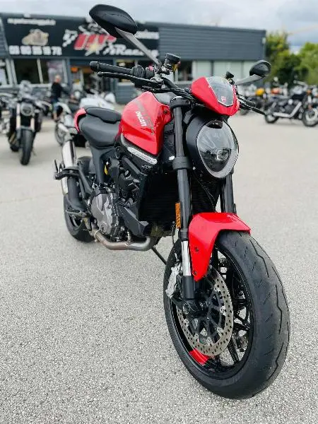 900 MONSTER