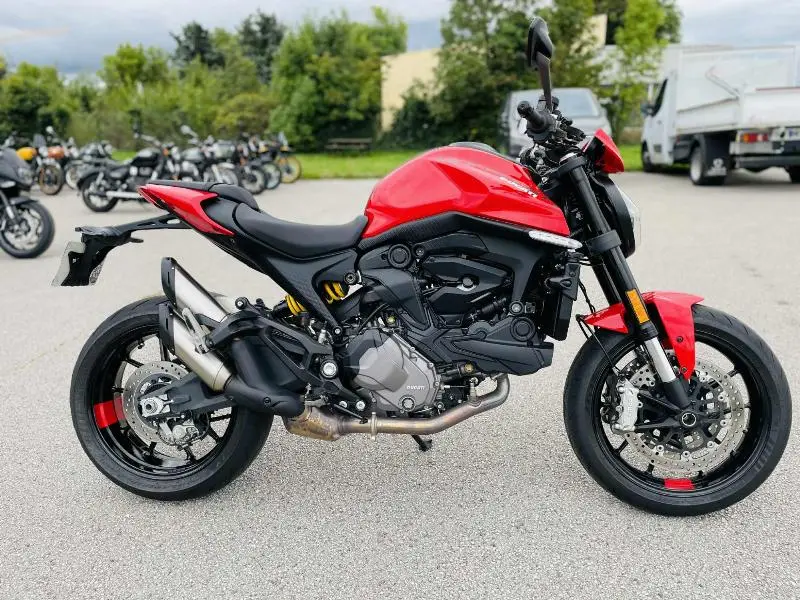 900 MONSTER
