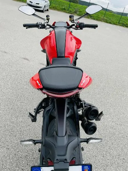 900 MONSTER