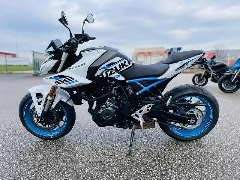 GSX8S