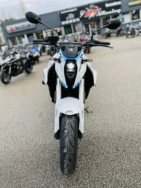 GSX8S