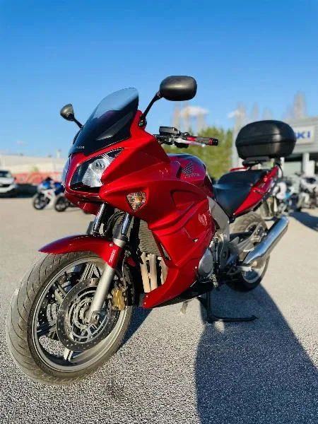 CB 1000 F