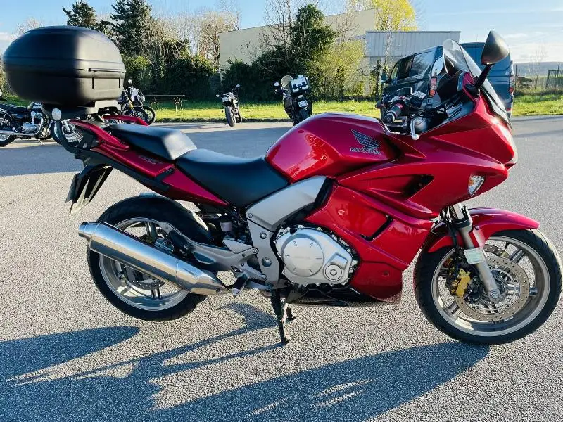CB 1000 F