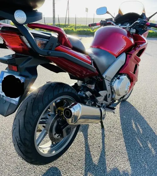CB 1000 F