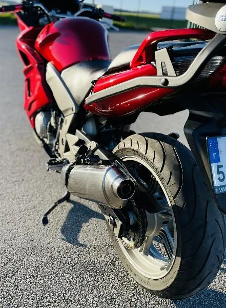 CB 1000 F