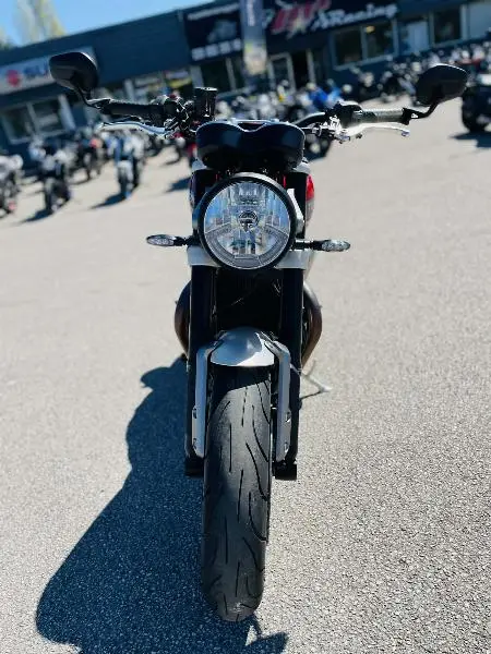 SPEED TWIN 1200
