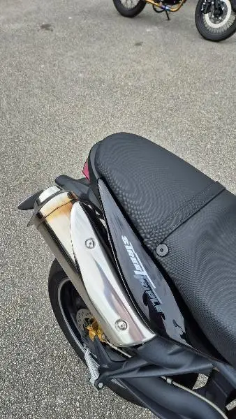 STREET TRIPLE 675