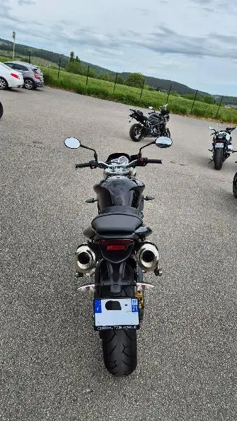STREET TRIPLE 675