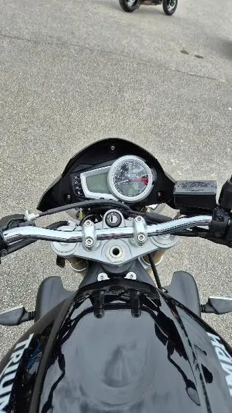 STREET TRIPLE 675
