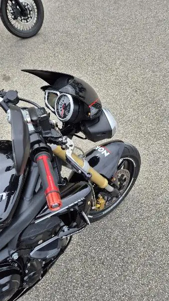 STREET TRIPLE 675