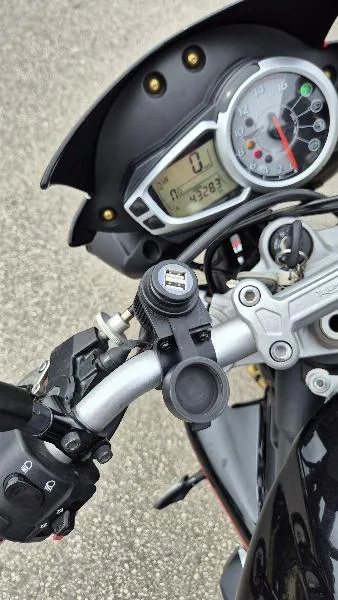 STREET TRIPLE 675
