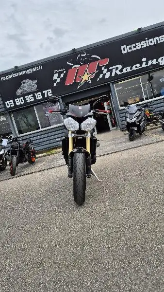 STREET TRIPLE 675